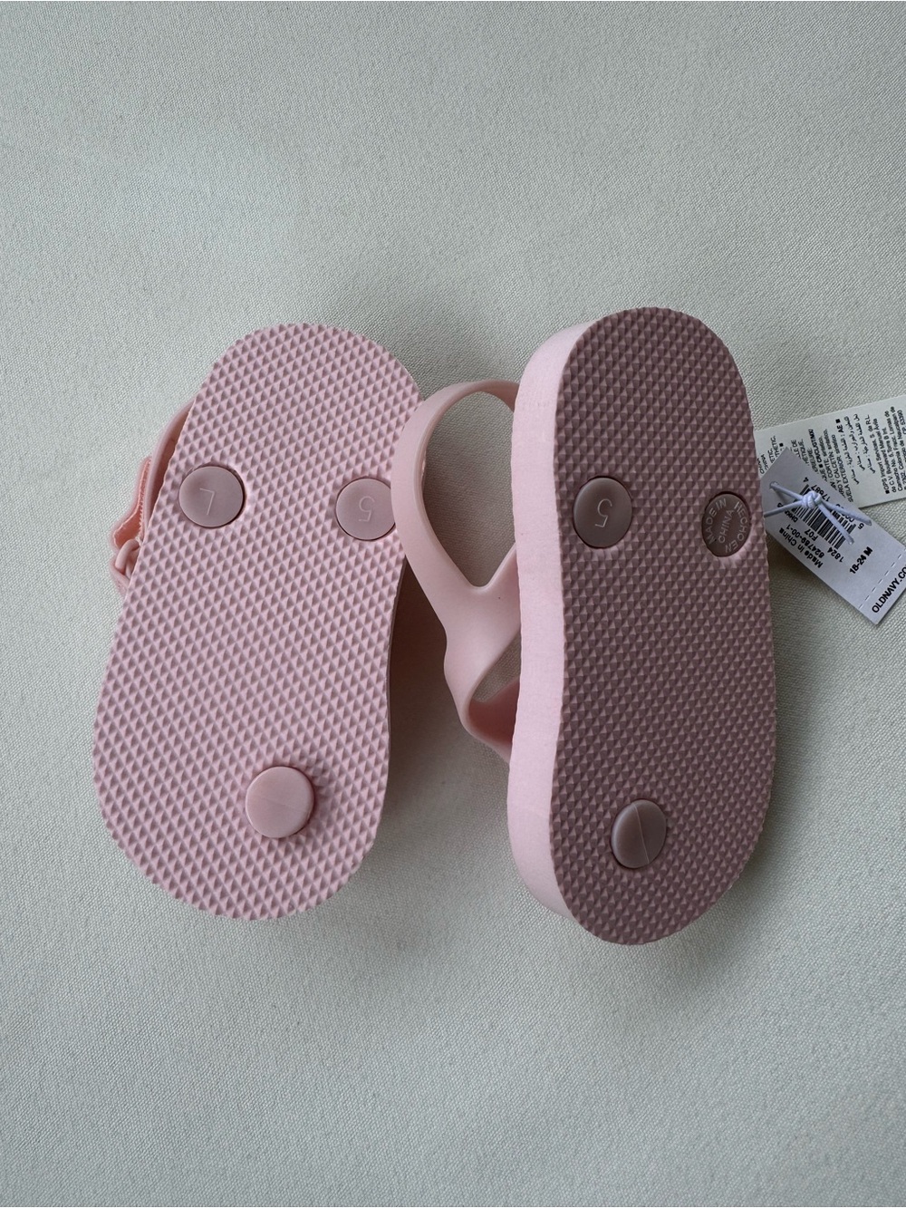Old Navy Pink Flip Flop Sandals w/ Back Strap | Size 18–24M | NEW - Picture 3 of 5